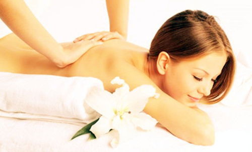 睡前互按涌泉穴，夫妻養(yǎng)生情更深